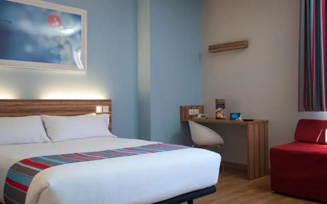 Travelodge Barcelona Poblenou - photo 4