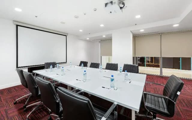 Premier Inn Doha Airport - photo 2