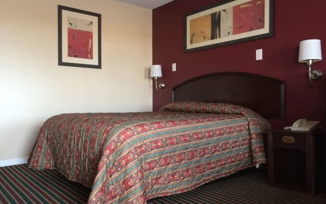 Regal Motel in Las Vegas, New Mexico - photo 4