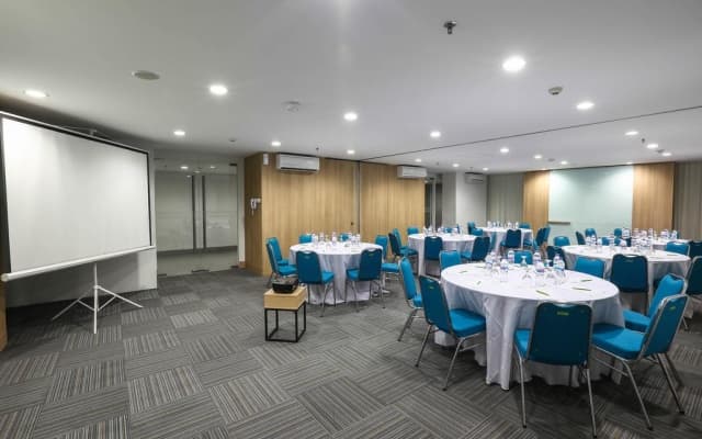 Hotel Citradream Bintaro - photo 4