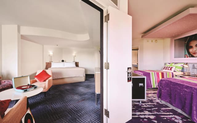 Universal's Hard Rock Hotel - photo 4