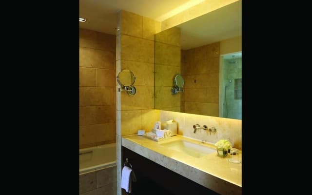 Hotel Gran Mahakam - photo 3