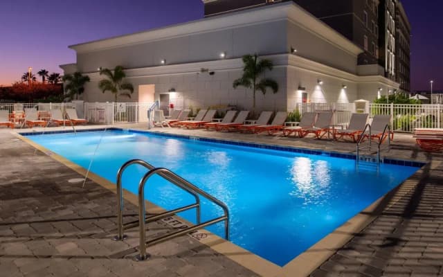 Holiday Inn & Suites Orlando I-Drive Theme Parks by IHG - photo 1
