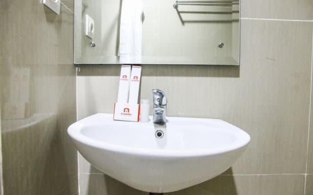 Pool View Studio Ara Residance Apartement Near Gading Serpong - photo 7