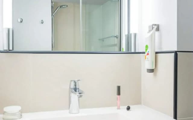 ibis Styles Paris La Defense Courbevoie - photo 3