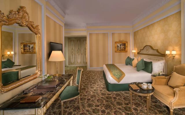 Royal Rose Abu Dhabi, a Curio by Hilton Affiliated Hotel - photo 2