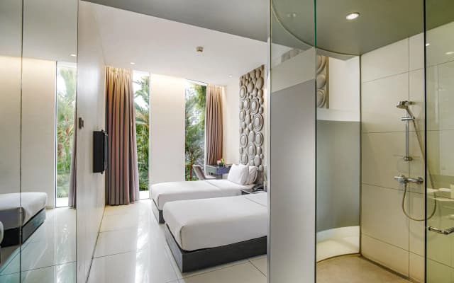 FM7 Resort Hotel - photo 3
