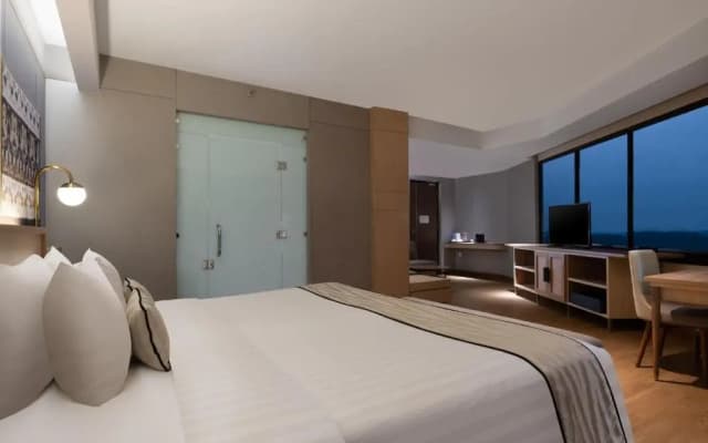 Hotel Santika Premiere Bintaro - photo 1