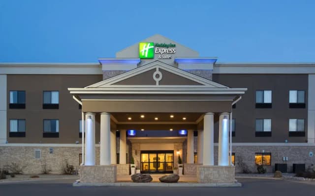 Holiday Inn Express Hotel & Suites Las Vegas - photo 3