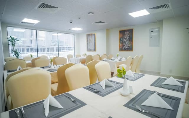 Worth Elite Hotel - photo 2
