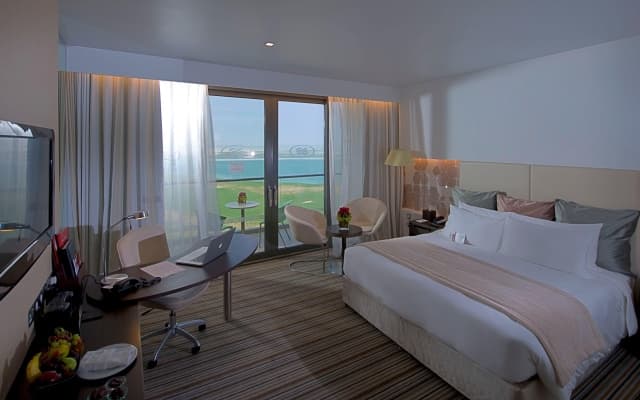 Crowne Plaza Abu Dhabi Yas Island by IHG - photo 4
