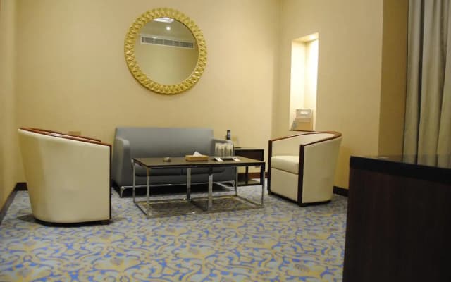 Raviz Center Point Hotel - photo 5