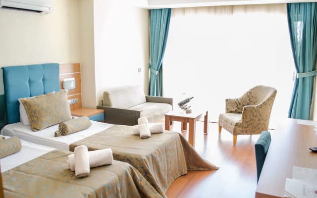 Hotel Ambrosia - photo 2