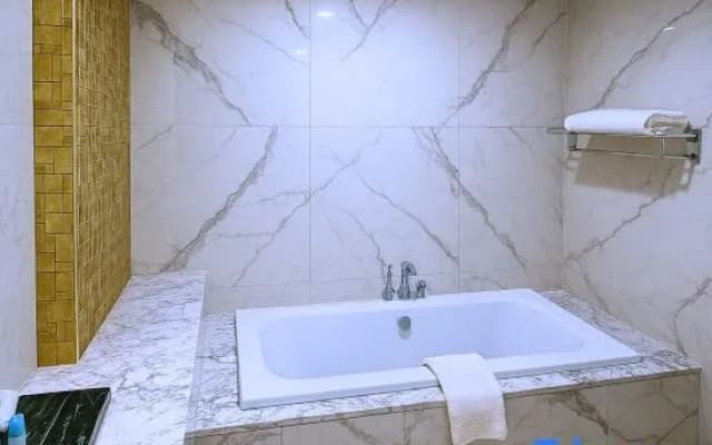 The Grantage Hotel & Sky Lounge - photo 7