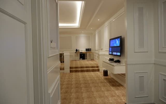 The Grantage Hotel & Sky Lounge - photo 7