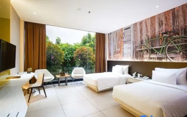 FM7 Resort Hotel - photo 5