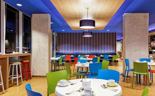 Hotel ibis budget Jakarta Airport - photo 3