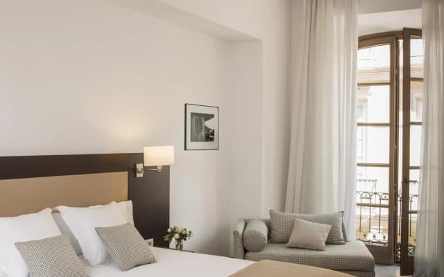 Molina Lario Hotel - photo 4
