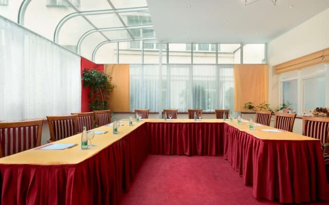 Ramada by Wyndham Prague City Centre - photo 1