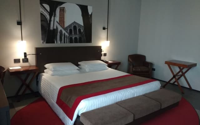IH Hotels Milano Ambasciatori - photo 1