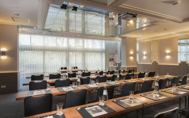 Maritim Hotel München - photo 4