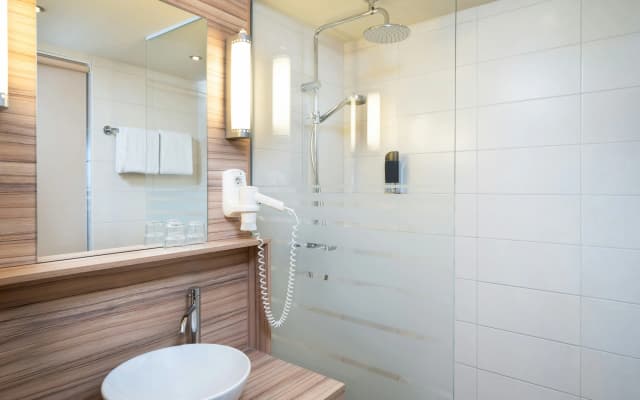 Leonardo Hotel Vienna Hauptbahnhof - photo 9