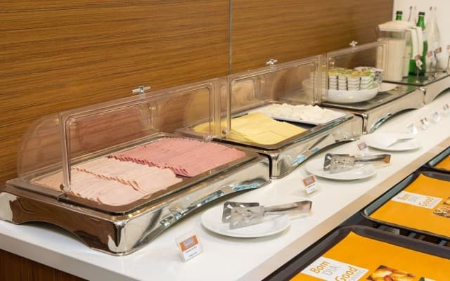 Holiday Inn Express Lisbon Airport by IHG - photo 4