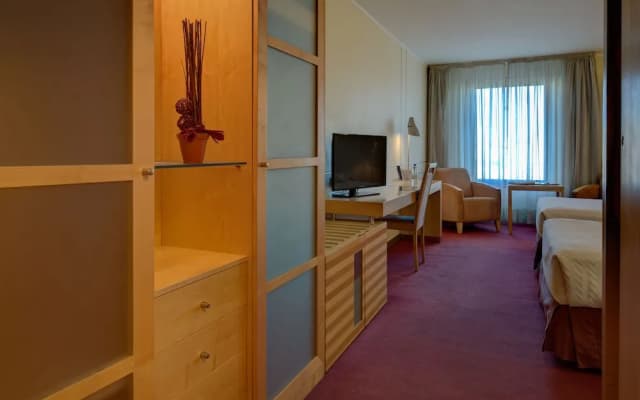 VIP Executive Entrecampos Hotel & Conference - photo 4