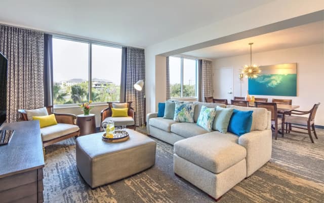 Universal's Loews Sapphire Falls Resort - photo 5