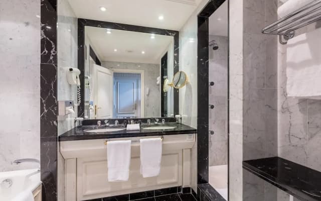 Hotel Barriere Le Majestic - photo 2