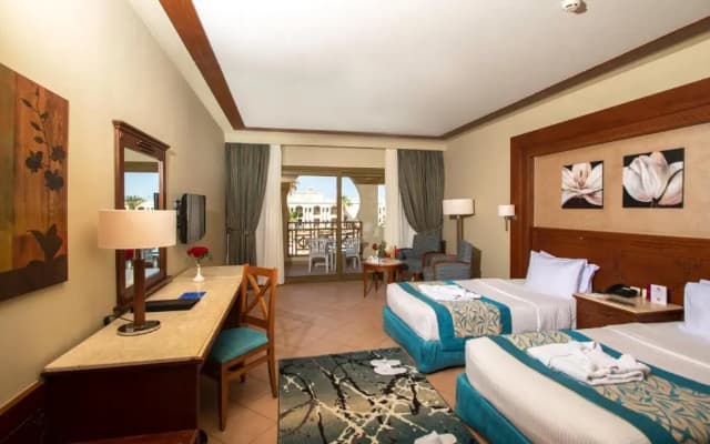 Charmillion Club Resort - photo 2