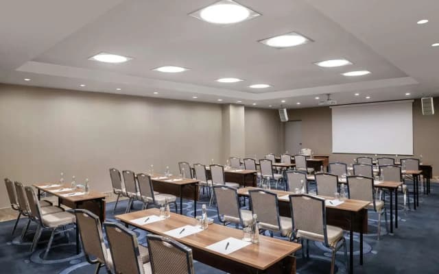 DoubleTree by Hilton Istanbul Gayrettepe - photo 4