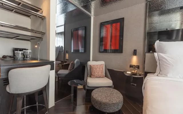 Adia Aluma Athens, Curio Collection By Hilton - photo 8