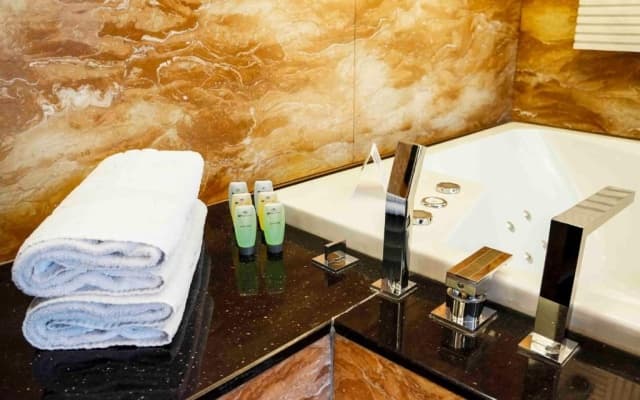 FM7 Resort Hotel - photo 5