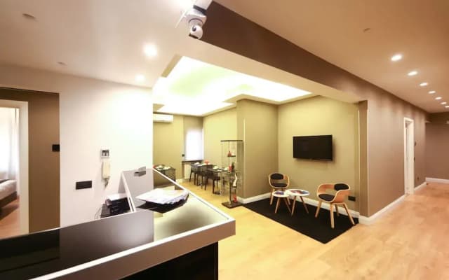 7th Floor Suite - photo 3
