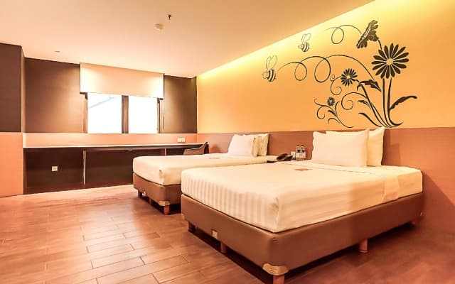 Yellow Bee Tangerang - photo 1