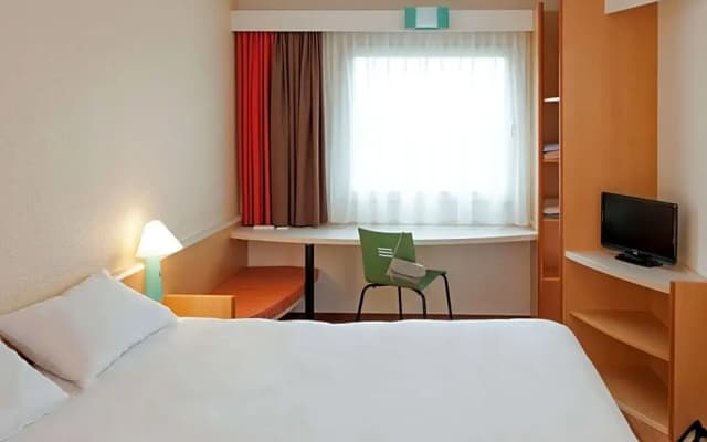 Ibis Gading Serpong - photo 2