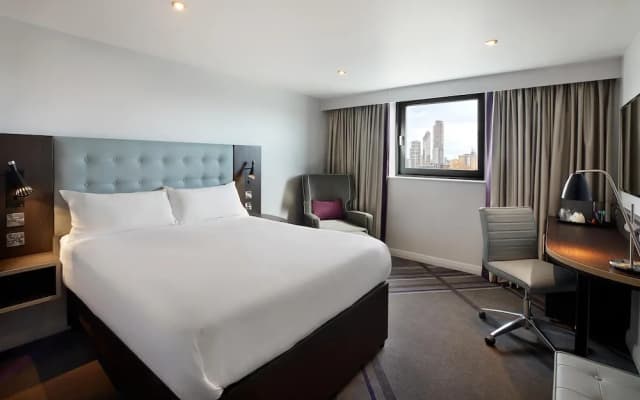 Premier Inn Manchester City Centre West - photo 4