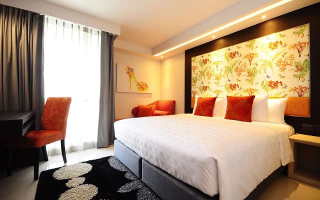 Hotel Clover Asoke - photo 2