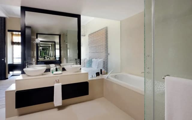 Southern Sun Abu Dhabi Hotel - photo 4
