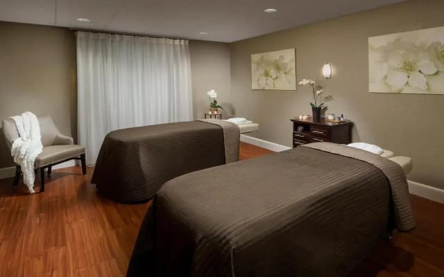 Embassy Suites by Hilton Orlando Lake Buena Vista Resort - photo 4