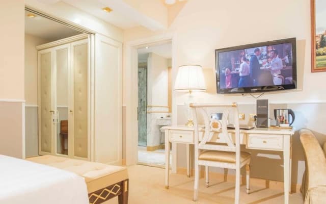 Golden Tower Hotel & Spa - photo 9