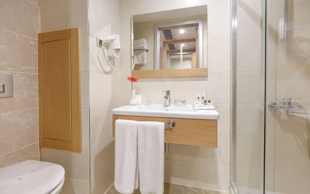 Kordon Hotel Cankaya - photo 4