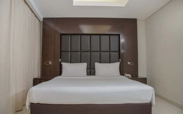 Staybridge Suites Dubai Internet City, an IHG Hotel - photo 4