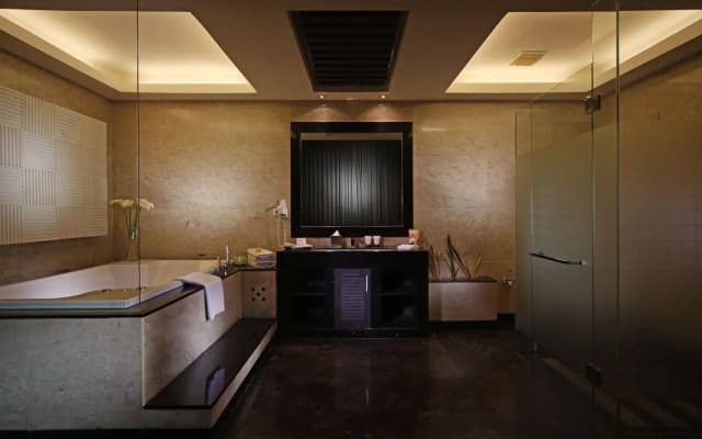 FM7 Resort Hotel - photo 5