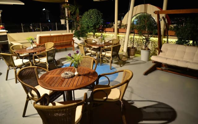 May Park Hotel - photo 5