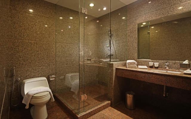 FM7 Resort Hotel - photo 2