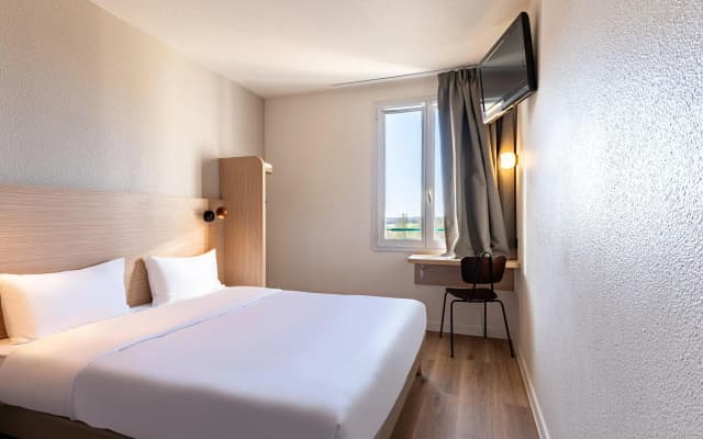 Kyriad ECO - Montreuil - photo 2