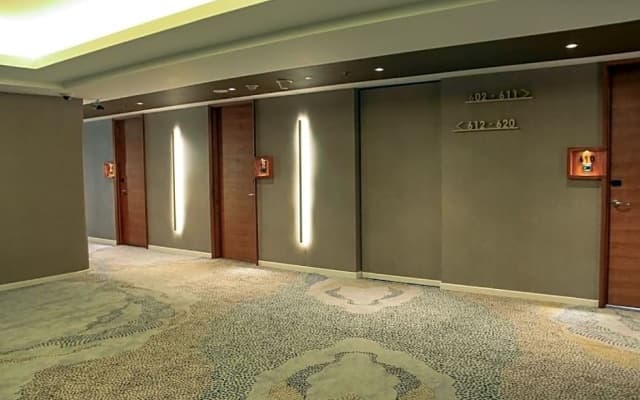 JS Luwansa Hotel and Convention Center - photo 4