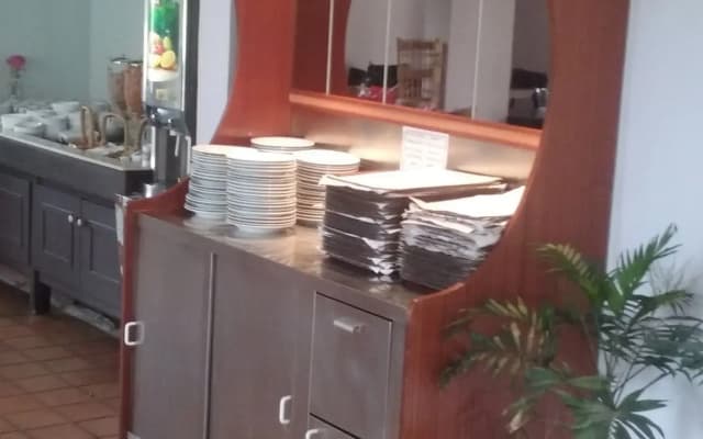 Central Hotel - photo 5